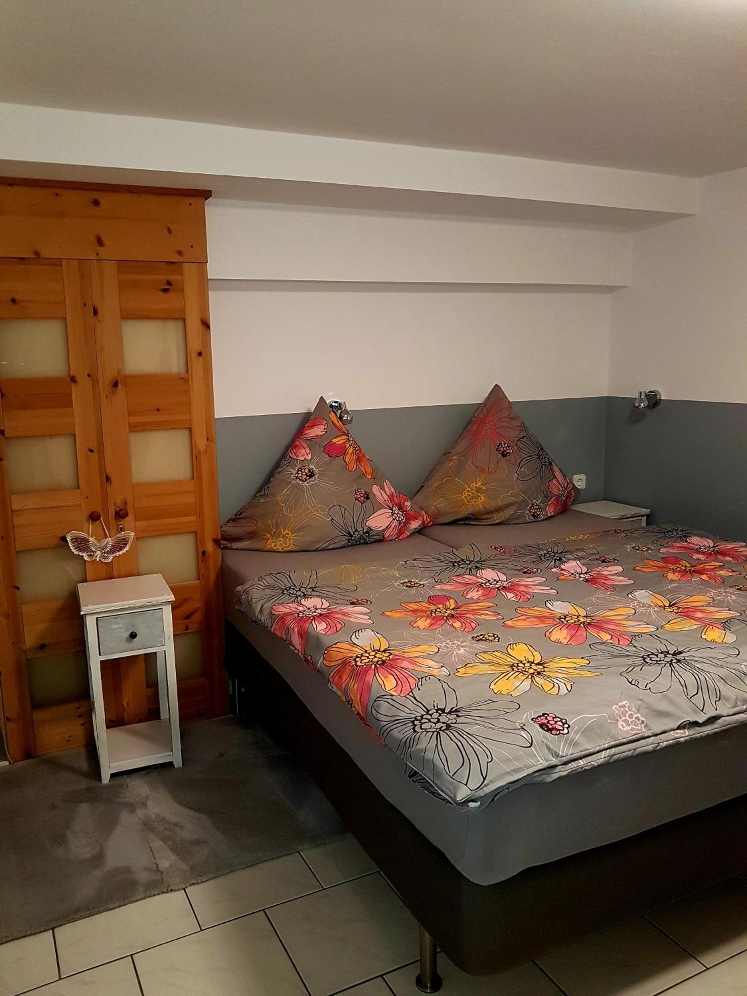 Ferienwohnung Eulennest Im Souterrain Elten Exterior foto